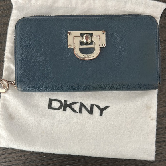 Wallet - Picture 3 of 6